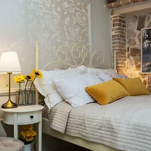 Yellow Flower Apartment Rovinj